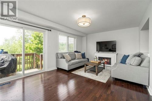 1035 Victoria Road S Unit# 119, Guelph, ON - Indoor Photo Showing Living Room With Fireplace