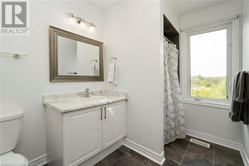 1035 Victoria Road S Unit# 119, Guelph, ON - Indoor Photo Showing Bathroom