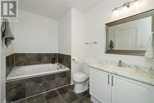 1035 Victoria Road S Unit# 119, Guelph, ON - Indoor Photo Showing Bathroom