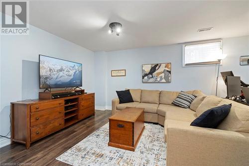 1035 Victoria Road S Unit# 119, Guelph, ON - Indoor Photo Showing Living Room