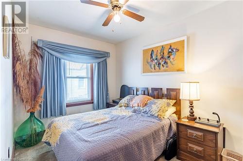 5473 Hillsdale Avenue, Niagara Falls, ON - Indoor Photo Showing Bedroom