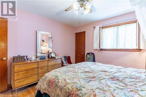 5473 Hillsdale Avenue, Niagara Falls, ON - Indoor Photo Showing Bedroom