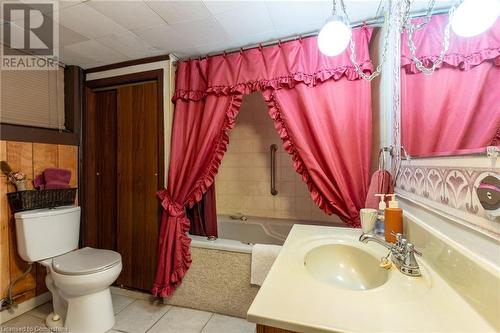 5473 Hillsdale Avenue, Niagara Falls, ON - Indoor Photo Showing Bathroom