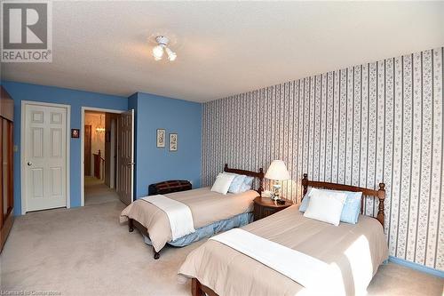 8 Lennard Crescent, Dundas, ON - Indoor Photo Showing Bedroom