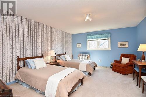 8 Lennard Crescent, Dundas, ON - Indoor Photo Showing Bedroom