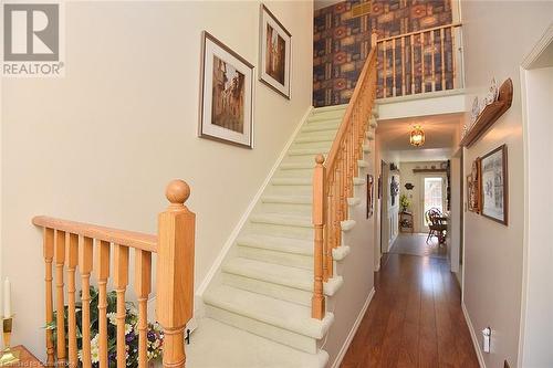 8 Lennard Crescent, Dundas, ON - Indoor Photo Showing Other Room