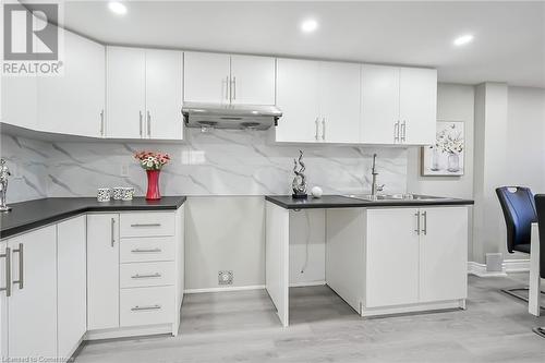 170 Cedardale Avenue, Stoney Creek, ON - Indoor Photo Showing Kitchen