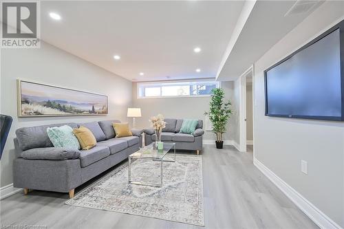 170 Cedardale Avenue, Stoney Creek, ON - Indoor Photo Showing Living Room