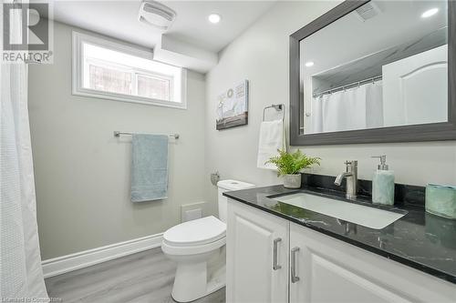 170 Cedardale Avenue, Stoney Creek, ON - Indoor Photo Showing Bathroom