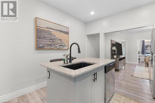 31 William Street, Hamilton, ON - Indoor Photo Showing Kitchen