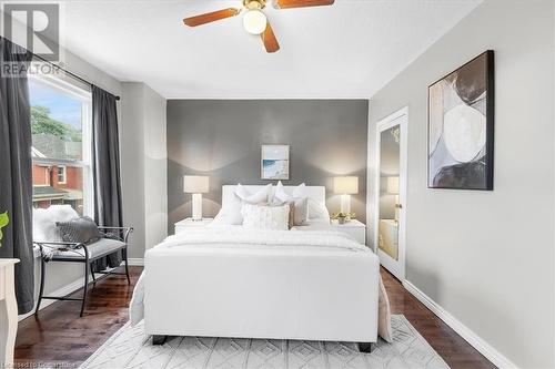 31 William Street, Hamilton, ON - Indoor Photo Showing Bedroom