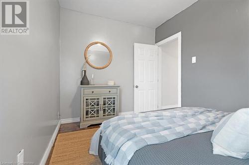 31 William Street, Hamilton, ON - Indoor Photo Showing Bedroom