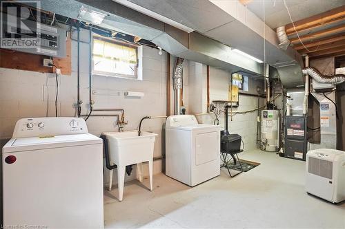 574 Bridle Wood, Burlington, ON - Indoor Photo Showing Laundry Room