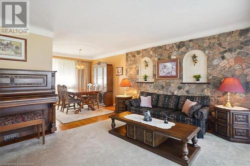 574 Bridle Wood, Burlington, ON - Indoor Photo Showing Living Room