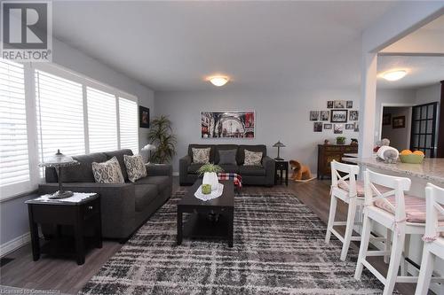 26 Hatton Drive, Ancaster, ON - Indoor Photo Showing Living Room