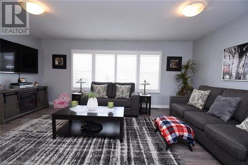 26 Hatton Drive, Ancaster, ON - Indoor Photo Showing Living Room