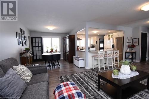 26 Hatton Drive, Ancaster, ON - Indoor Photo Showing Living Room