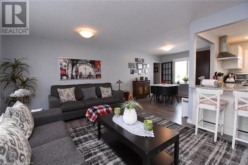 26 Hatton Drive, Ancaster, ON - Indoor Photo Showing Living Room