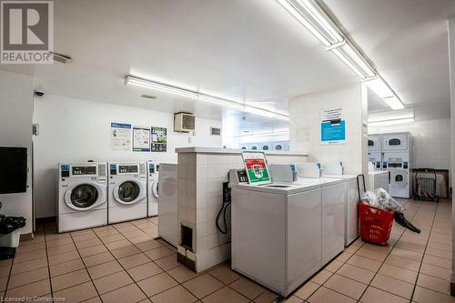 4 Lisa Street Unit# 712, Brampton, ON - Indoor Photo Showing Laundry Room