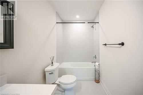 14 Bayberry Lane, Hamilton, ON - Indoor Photo Showing Bathroom