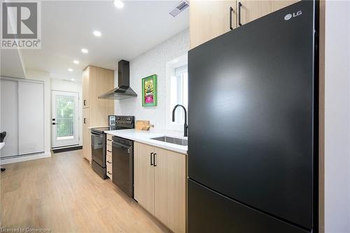 198 Dundurn Street S, Hamilton, ON - Indoor Photo Showing Kitchen