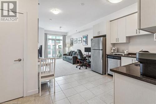 2486 Old Bronte Road Unit# 519, Oakville, ON - Indoor Photo Showing Kitchen