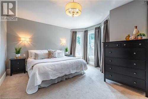 127 Fairleigh Avenue S, Hamilton, ON - Indoor Photo Showing Bedroom