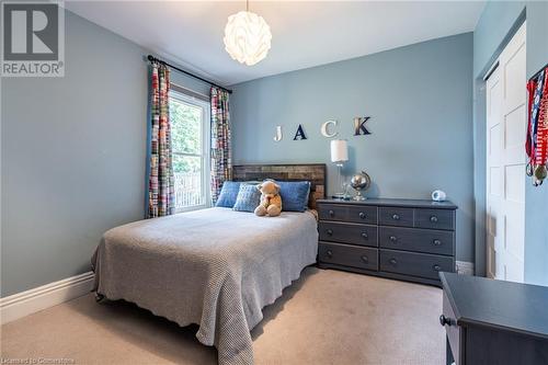 127 Fairleigh Avenue S, Hamilton, ON - Indoor Photo Showing Bedroom