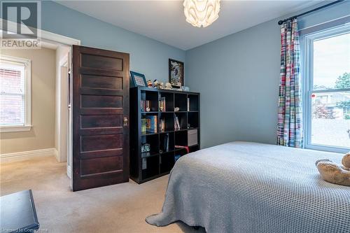 127 Fairleigh Avenue S, Hamilton, ON - Indoor Photo Showing Bedroom