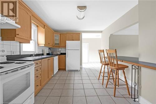 245 Cedardale Avenue, Hamilton, ON - Indoor Photo Showing Kitchen