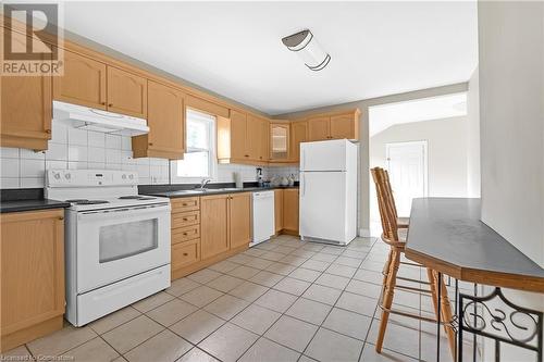 245 Cedardale Avenue, Hamilton, ON - Indoor Photo Showing Kitchen