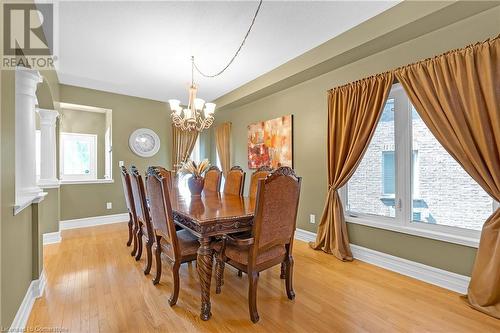 42 Hansford Drive, Brantford, ON - Indoor Photo Showing Dining Room