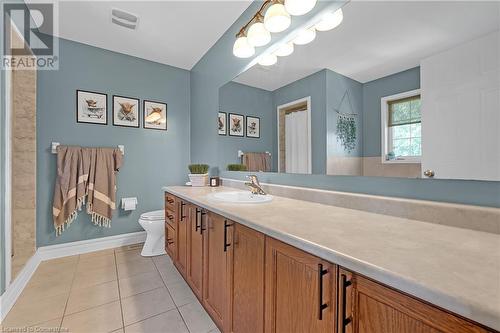 42 Hansford Drive, Brantford, ON - Indoor Photo Showing Bathroom