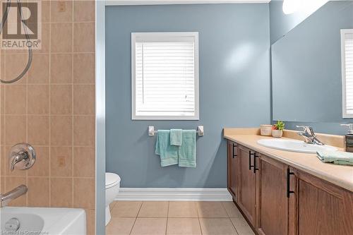 42 Hansford Drive, Brantford, ON - Indoor Photo Showing Bathroom