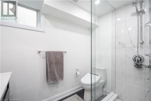 1040 Cedarwood Place, Burlington, ON - Indoor Photo Showing Bathroom