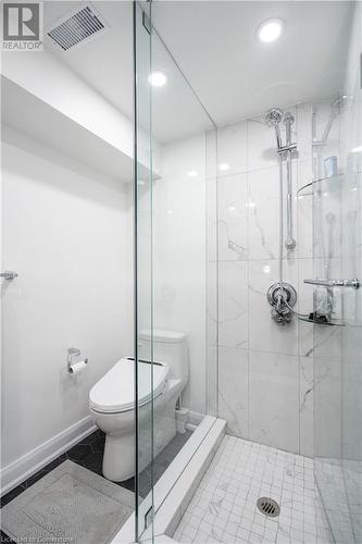 1040 Cedarwood Place, Burlington, ON - Indoor Photo Showing Bathroom