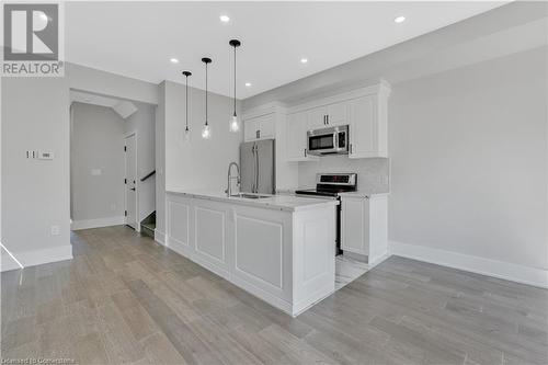 86 Beland Avenue N, Hamilton, ON - Indoor Photo Showing Kitchen