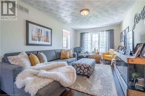 25 Morgan Drive, Caledonia, ON - Indoor Photo Showing Living Room