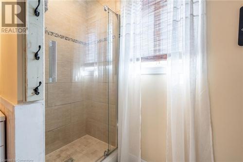 25 Morgan Drive, Caledonia, ON - Indoor Photo Showing Bathroom