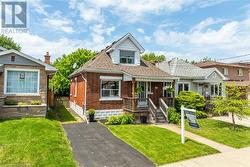 16 TRAGINA Avenue S  Hamilton, ON L8K 2Z1