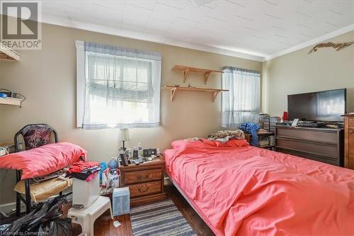 15 Edgar Street, Hamilton, ON - Indoor Photo Showing Bedroom