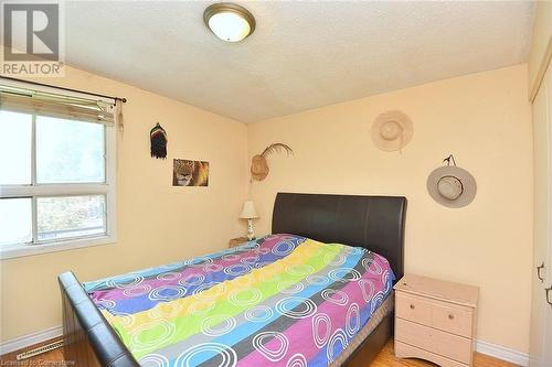 33 Fielding Crescent, Hamilton, ON - Indoor Photo Showing Bedroom