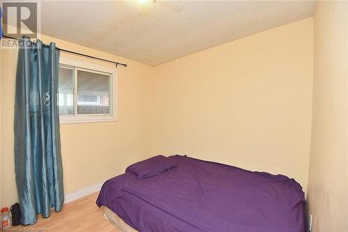 33 Fielding Crescent, Hamilton, ON - Indoor Photo Showing Bedroom