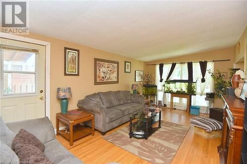 33 Fielding Crescent, Hamilton, ON - Indoor Photo Showing Living Room