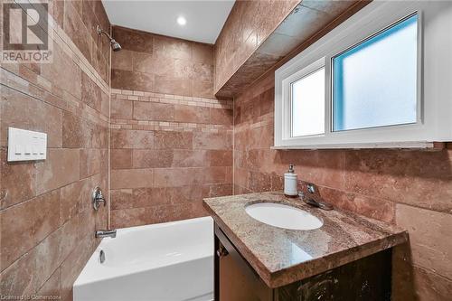 145 Connaught Avenue N, Hamilton, ON - Indoor Photo Showing Bathroom