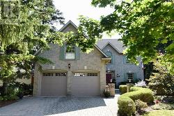 24 John Street E  Waterdown, ON L0R 2H0