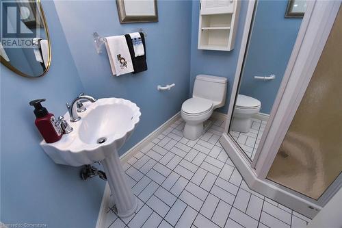 3 piece bath on Main level - 24 John Street E, Waterdown, ON - Indoor Photo Showing Bathroom