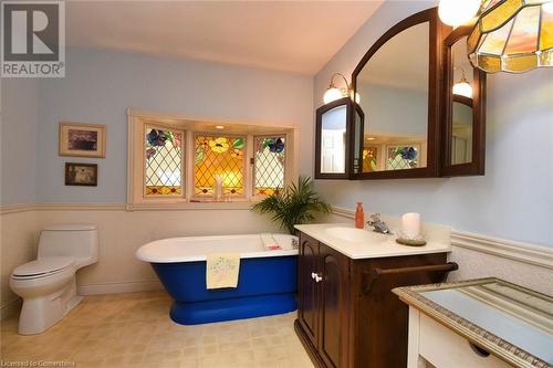 4 piece bath on 2nd floor - 24 John Street E, Waterdown, ON - Indoor Photo Showing Bathroom