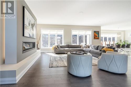 78 Hickory Avenue, Niagara-On-The-Lake, ON - Indoor Photo Showing Living Room With Fireplace