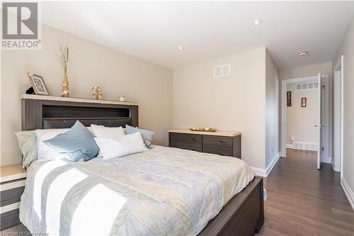 78 Hickory Avenue, Niagara-On-The-Lake, ON - Indoor Photo Showing Bedroom